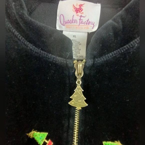 Quacker Factory Winter Velour Embroidered Jacket Christmas Trees XL Black A81749 - Picture 2 of 7